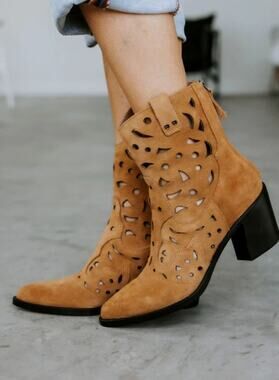 Dolce Vita Zenobi Western Boots Brown Suede Size 8 NIB Polished Timeless Modern